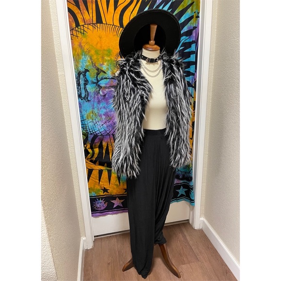 🌈 Beautiful mystic fur vest - Picture 11 of 11